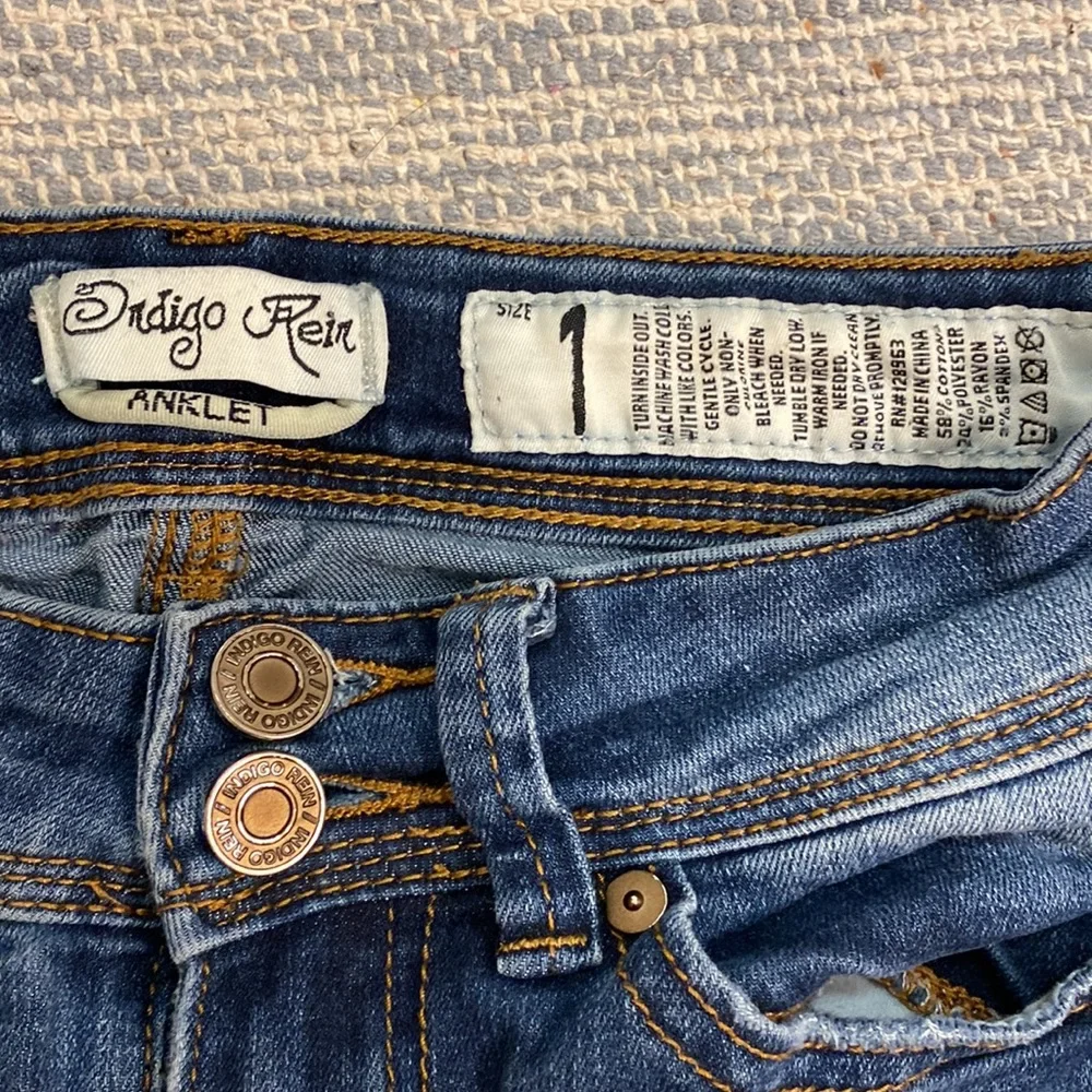 Skinny Jeans with Rips - Picture 3 of 3